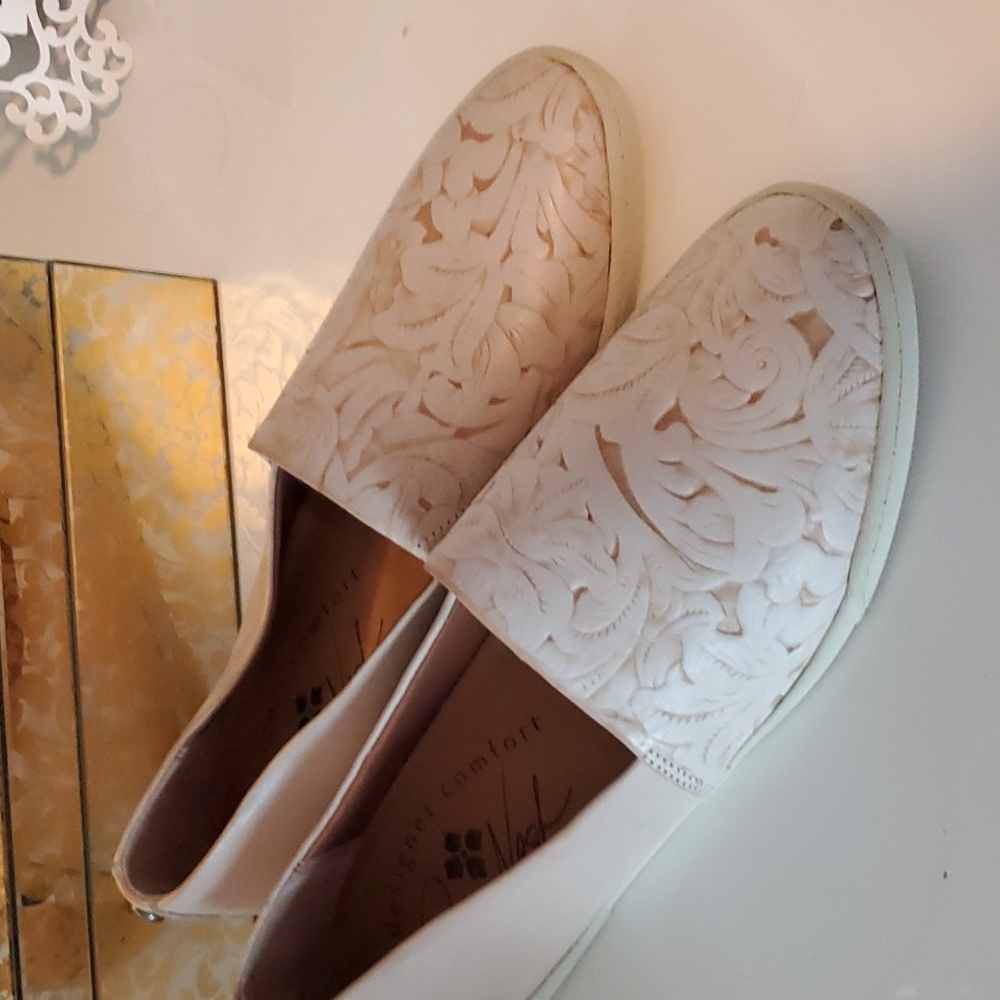 Tooled leather Patricia Nash slipons. Buff color, size 8M